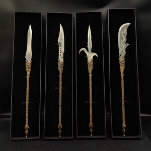 Mini Guan Gong, espada de media luna con dragón verde, lanza de tres puntas, lanza larga Zhao Yun, mango de latón, espada con cabeza de dragón, paquete 4 en 1