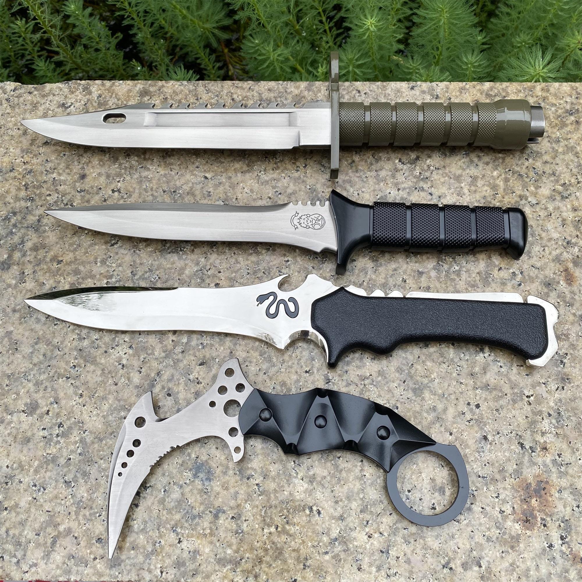 クラシックバイオハザードシリーズのナイフ（実物）金属製レオン