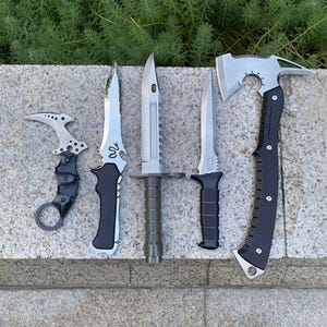 Klassisches Resident Evil Series Messer Im Real Life Metall Leon Krauser Chris Messer Stumpfklinge Re9 Leon Axt Nachbildung Für das Display