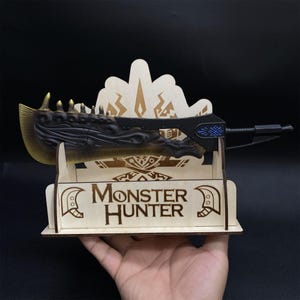 Hand-Painted MHW Giant Jawblade Metal Replica: Cosplay Prop With Stand