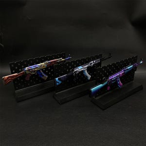 CSGO Game AK47 Neon Rider AK47 Case Geharde Vulcan Skin Model 1/6 Schaalmodel Mini Metal Replica Collection Art Gamer Gift 3-in-1-pack 3 AK&3 Plastic Stand