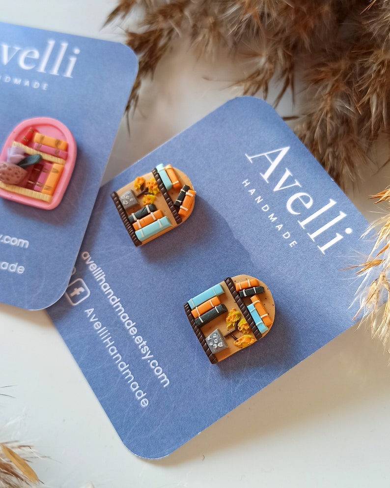 Conjunto de 2 aretes de estantería arcilla polimérica pendientes de libros y plantas LISTO PARA ENVIAR sin níquel ecológico regalo de lector amor por los libros imagen 5