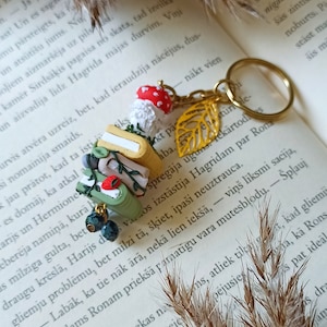 Paddestoelsleutelhanger | Boeksleutelhanger | Boekachtig cadeau | Bos sleutelhanger | Sleutelhanger polymeerklei | Boekenliefhebber | Terug naar school | Boekenwurm