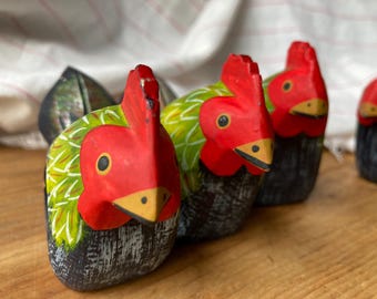 Vintage Wooden Chicken Napkin Rings - Farmhouse Table Decor (Set of 4)