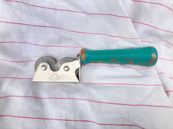 Vintage ACE Knife Sharpener patented 1568140 vintage Kitchen