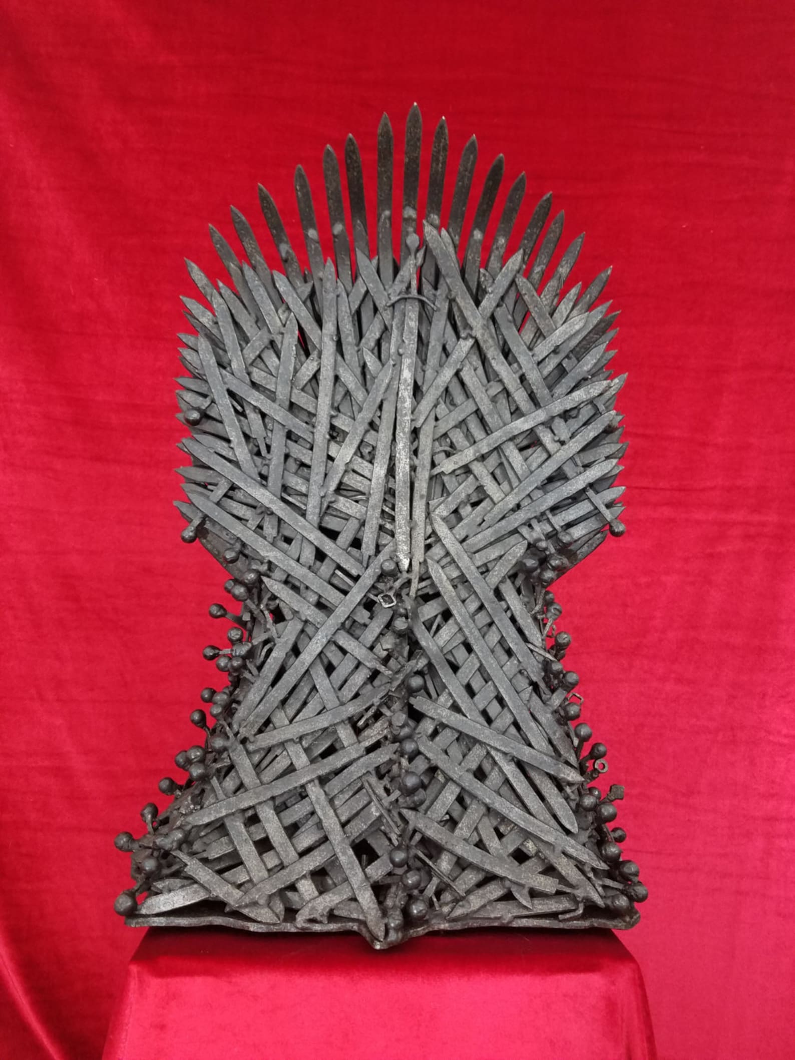 Ironscale Throne main image 0