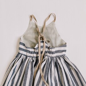 リネンドレス、女の子用リネンドレス、リネンドレス、ヴィンテージスタイルのドレス、クラシックなサンドレス、幼児用女の子用ドレス、女の子用サマードレス、リネン