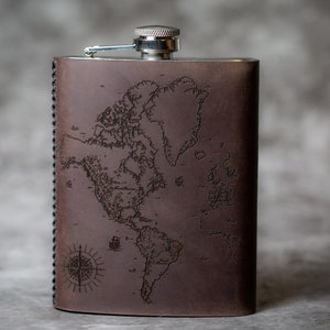 Mappa del mondo di viaggio Fiaschetta in pelle Groomsman Vecchia mappa di viaggio Regalo Personalizzato Campeggio all'aperto Fiaschetta Fiaschetta d'acciaio incisa Fiaschetta da matrimonio
