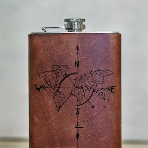 Viaje 8oz Mapa antiguo Envuelto en cuero Novio Hombre Mapa de viaje Regalo Camping personalizado Al aire libre Matraz de acero grabado Matraz de boda Cáscara de boda