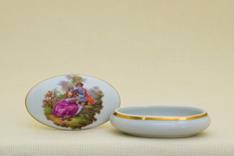 Vintage Oval Limoges Trinket Box With Courting Couple B 42 Etsy