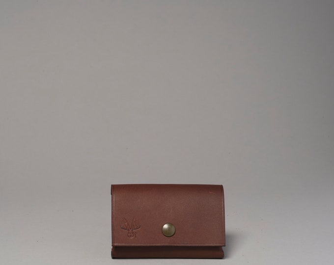 Minimalist leather card holder