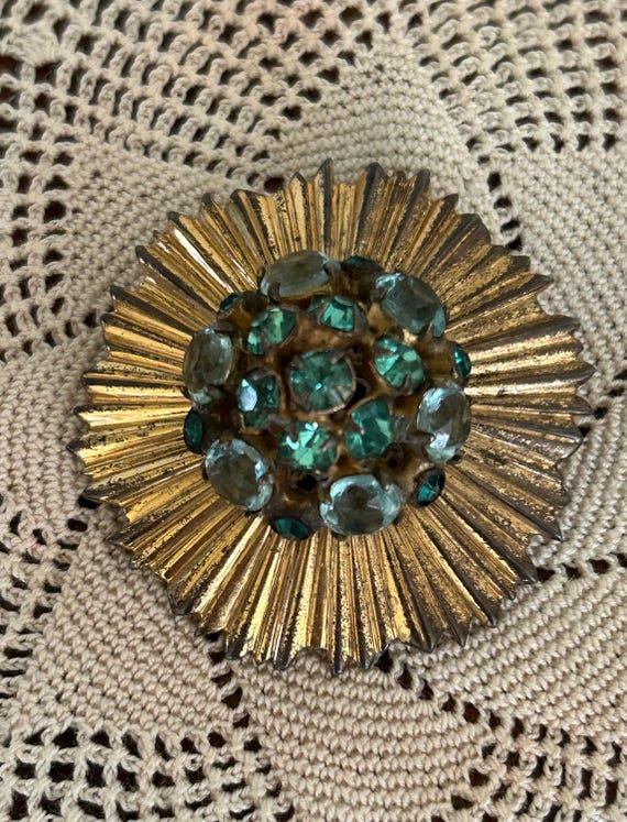 Adele Simpson Brooch - image 1