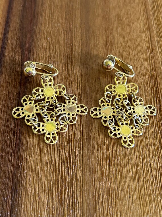 Sarah Coventry Golden Petals Clip On Earrings