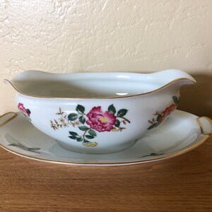 Mikado Gravy Bowl With Attached Under Plate (Made In Occupied Japan).  Mandalay Pattern