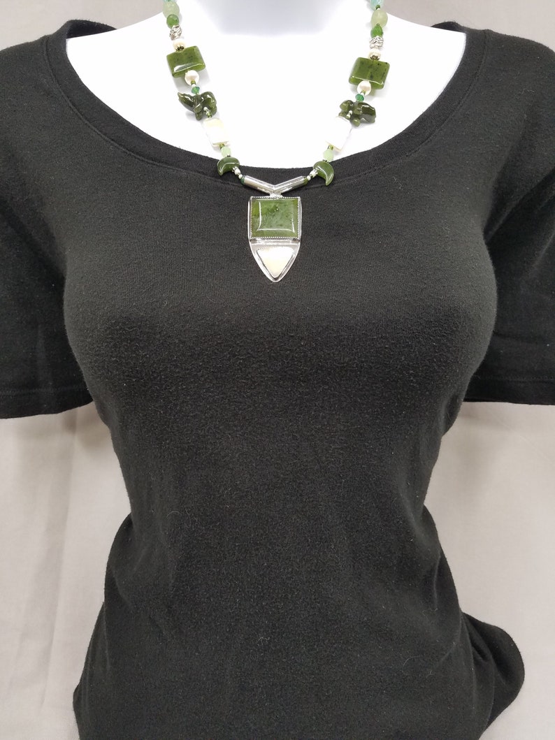 Wyoming Apple Jade and mother of pearl beaded necklace 304 image 3