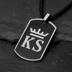 Collar inicial de hombre, joyería de hombre con letras, collar de cuero con corona de monograma personalizado, regalo de aniversario para papá, esposo, novio