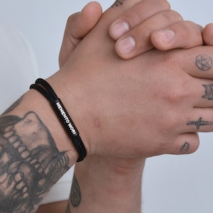Memento Mori. Gothic Schmuck. Literarische Geschenke. Lateinisches Zitat Armband