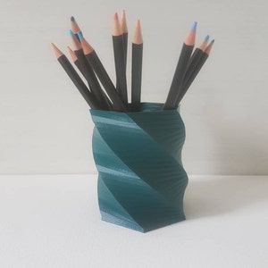 Screwdriver Pen Holder, 3D Printed Desk Organizer, Colorful and Eco-Friendly Office Decor