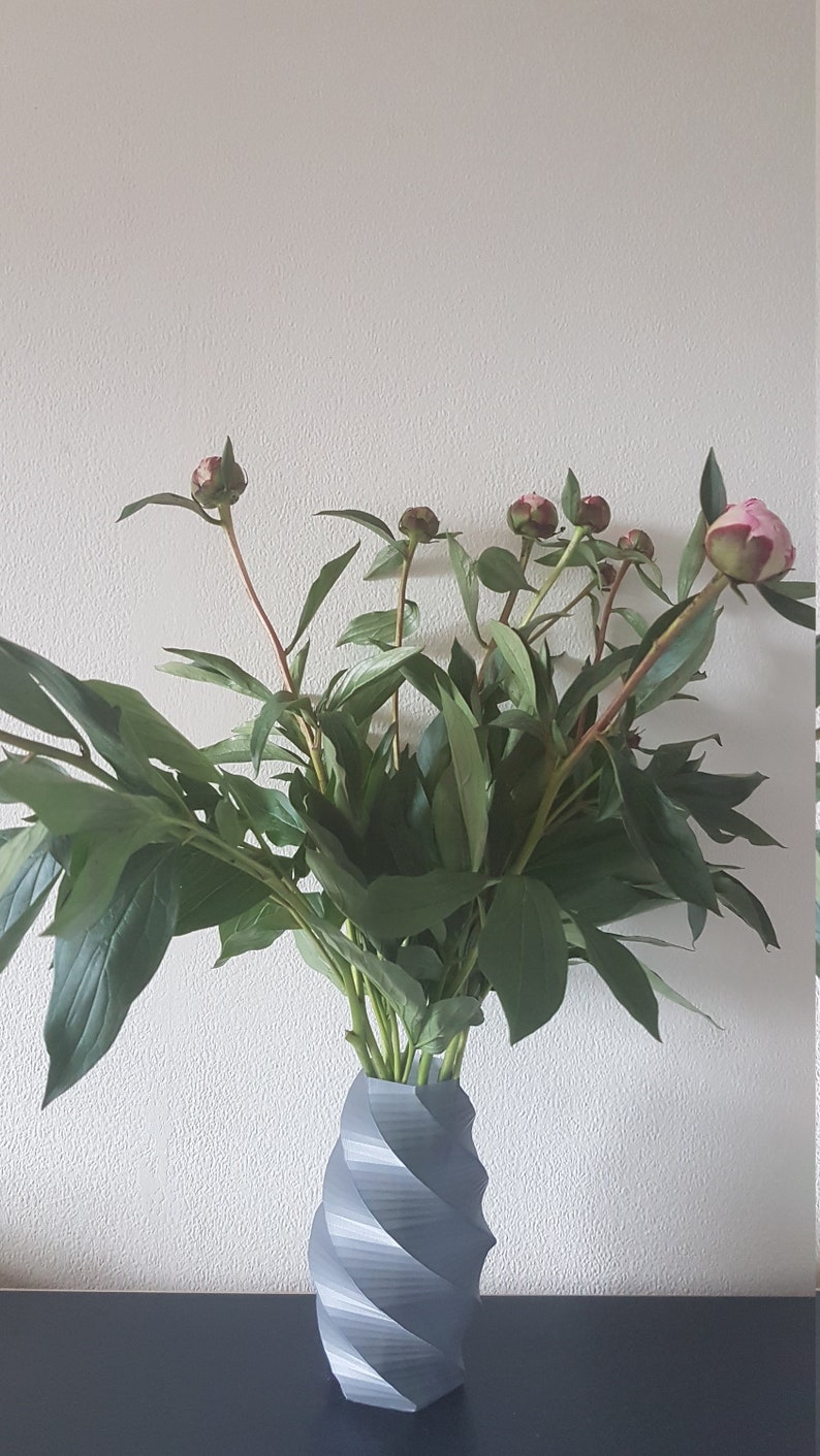 Modern /& Living Room Vase,Stylish Made To Furnish Your Living And Home V19 Twisted 3D Printed Vase Unique Design 3D Printed Silver