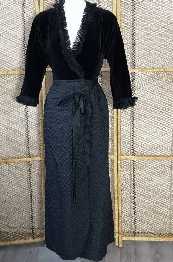 Stunning Original 1960's Black Velvet Quilted Dres