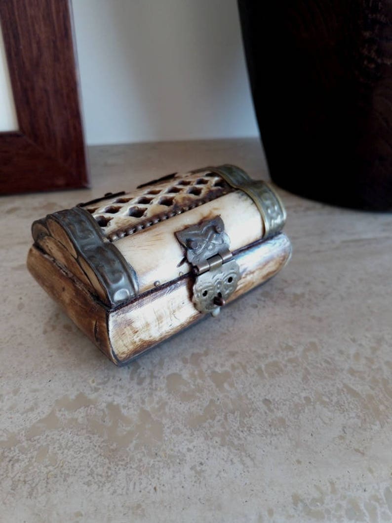 Vintage 1950-60/'s Bone Jewelry Box Jewelry Box Vintage Jewelry Box Jewelry Box made of Bone Bone/&Velvet Jewelry Box BONE JEWELRY BOX