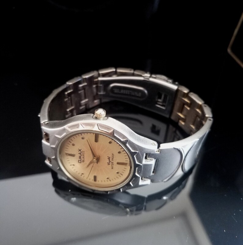 OMAX CRYSTAL QUARTZ Women's Wrist Watch Vintage Omax Etsy