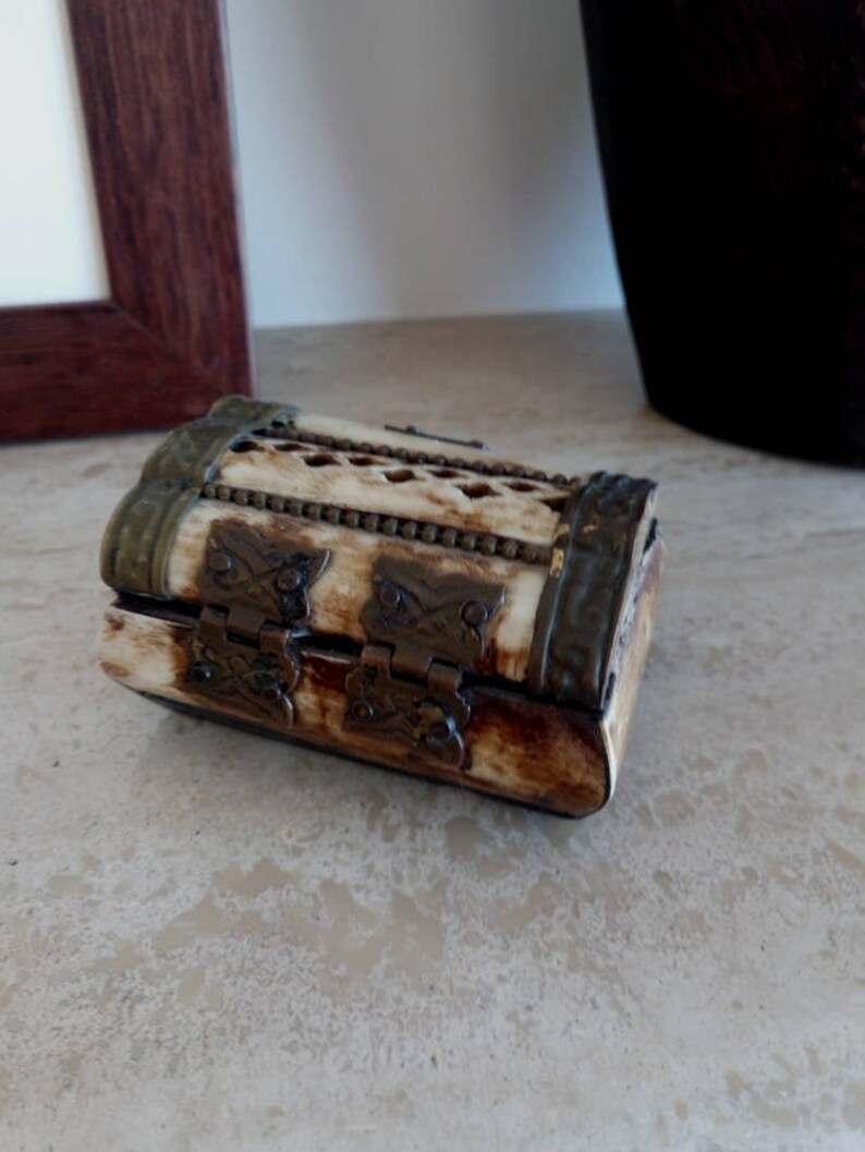 Vintage 1950-60/'s Bone Jewelry Box Jewelry Box Vintage Jewelry Box Jewelry Box made of Bone Bone/&Velvet Jewelry Box BONE JEWELRY BOX