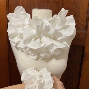 Clown Neck Ruffle Adult White Clown Neck Ruffle Adult White