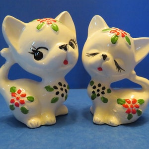 Norcrest Christmas Kitty Cat&#39;s - Salt and Pepper Shaker Set of Two - Each Embellished with Poinsettias - Wonderful and Rare!