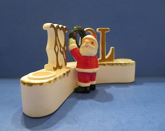 Norcrest Santa NOEL ljusstake - Tomten håller en krans som fungerar som bokstaven "O" i NOEL - Bedårande kille - Underbar vintage!