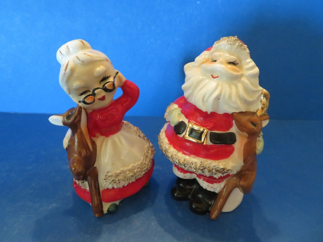 Enesco Japan - Santa and Mrs Claus Salt and Pepper Shaker Set of Two ...