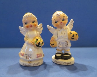 Artmark 4th of July Angel Salt and Pepper Shaker Set of Two (2) - She Holds She Holds a Jack O Lantern - He Holds TWO!  Wonderful and Rare!