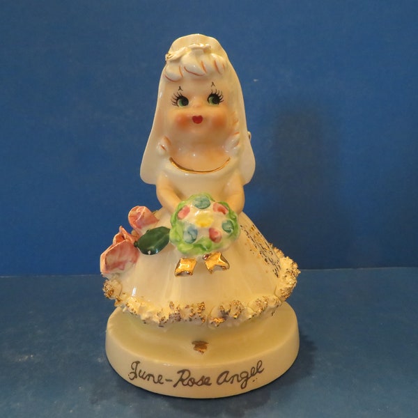 TMJ June Rose Angel Holds Beautiful Bouquet  - Rose Embellished Dress - Daisy's on Her Veil - Wonderful Vintage!