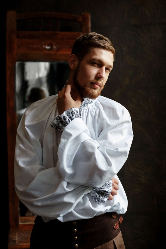 Men's shirt George Boleyn. Renaissance Cotton Shirt. Pirate Fantasy Medieval Renaissance. Blackwork embroidery Cotton Shirt. Tudor style. Men's shirt George Boleyn. Renaissance Cotton Shirt. Pirate Fantasy Medieval Renaissance. Blackwork embroidery Cotton Shirt. Tudor style.