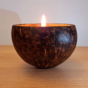 Natural coconut shell candle