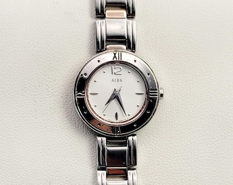 Vintage Seiko Alba 1N01-0L70 Two-Tone Ladies Quartz Watch Roman Dial Small Wrist