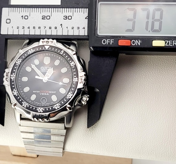 Vintage Citizen OXY Vega Quartz Diver 5F18-L03423 TA Black Dial