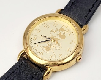 Seiko 1980s Disney Ladies Mickey Mouse  Starburst Gold Toned‎ Adjustable Watch 1980 main image 4