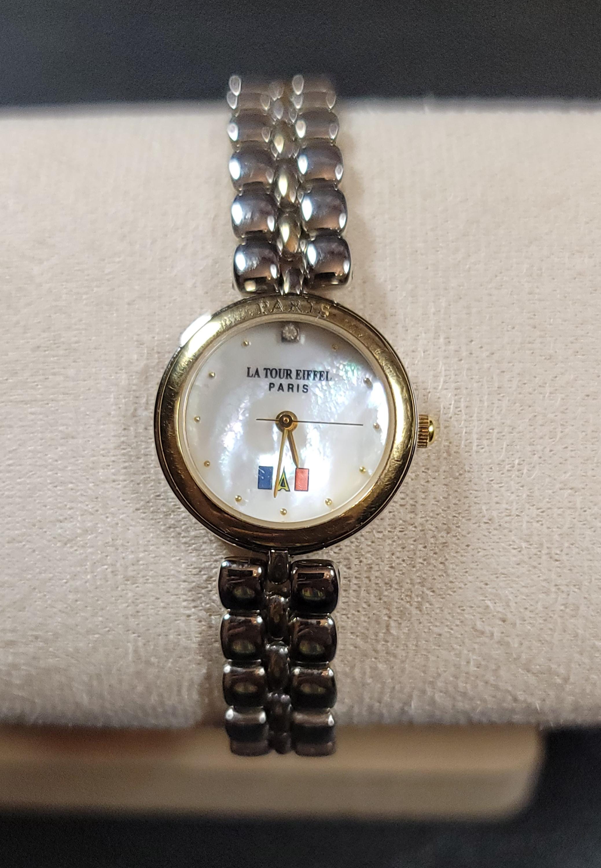 Eiffel Tower Silver Quartz Round Watch TAG Eiffel Tower Silver - shonzone main image 2