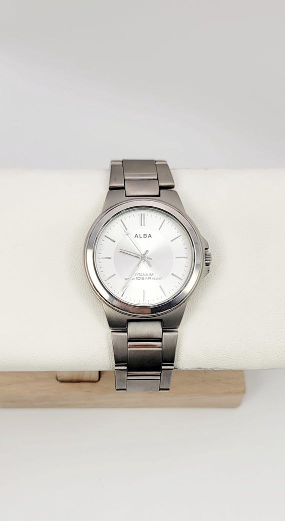 Seiko ALBA V501-0DN0 Titanium Quartz Watch White Dial 37mm JDM