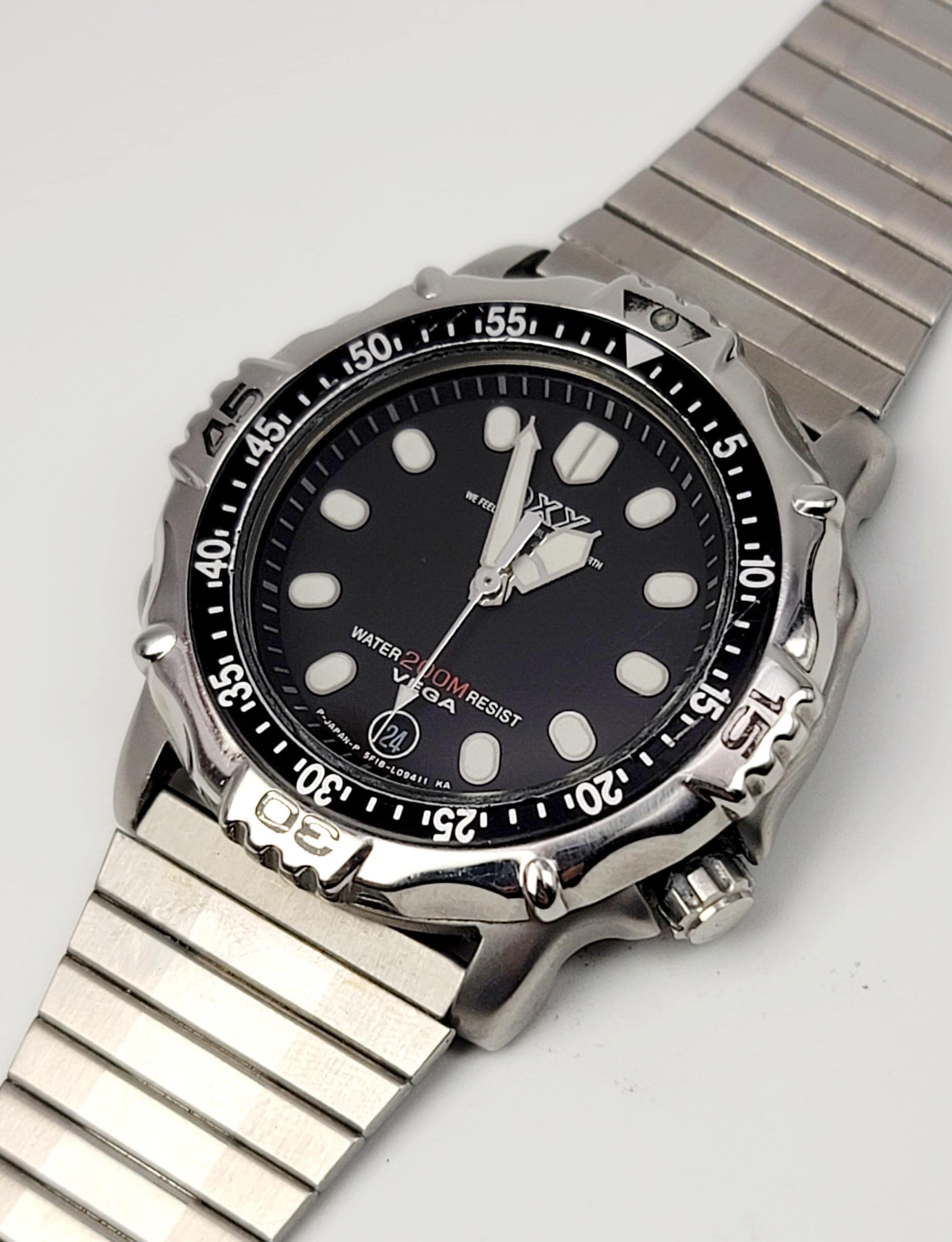 Vintage Citizen OXY Vega Quartz Diver 5F18-L03423 TA Black Dial