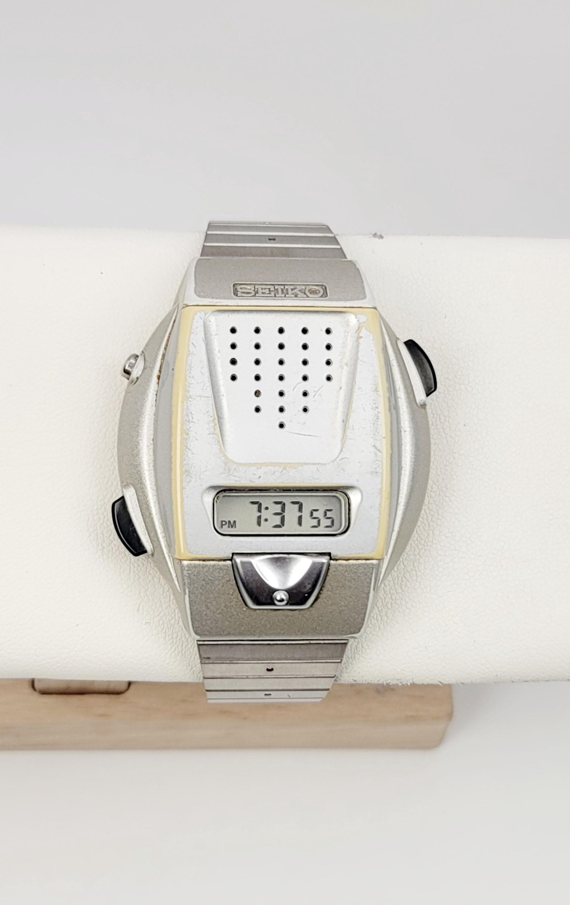 Vintage Seiko Talking Watch A880-4001 Digital LCD Speak Time Voice