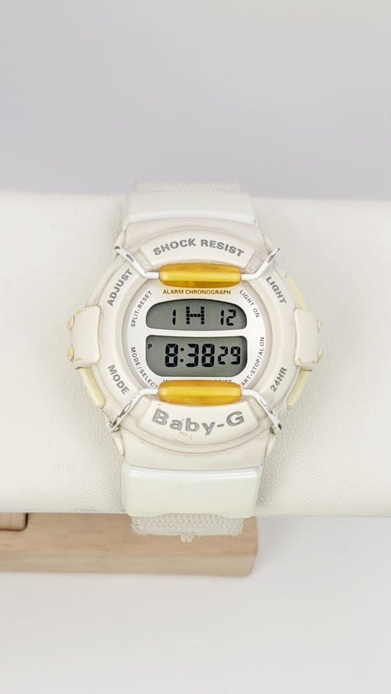 Vintage Casio Baby-g BG-320 (module 1523) Digital Watch – White