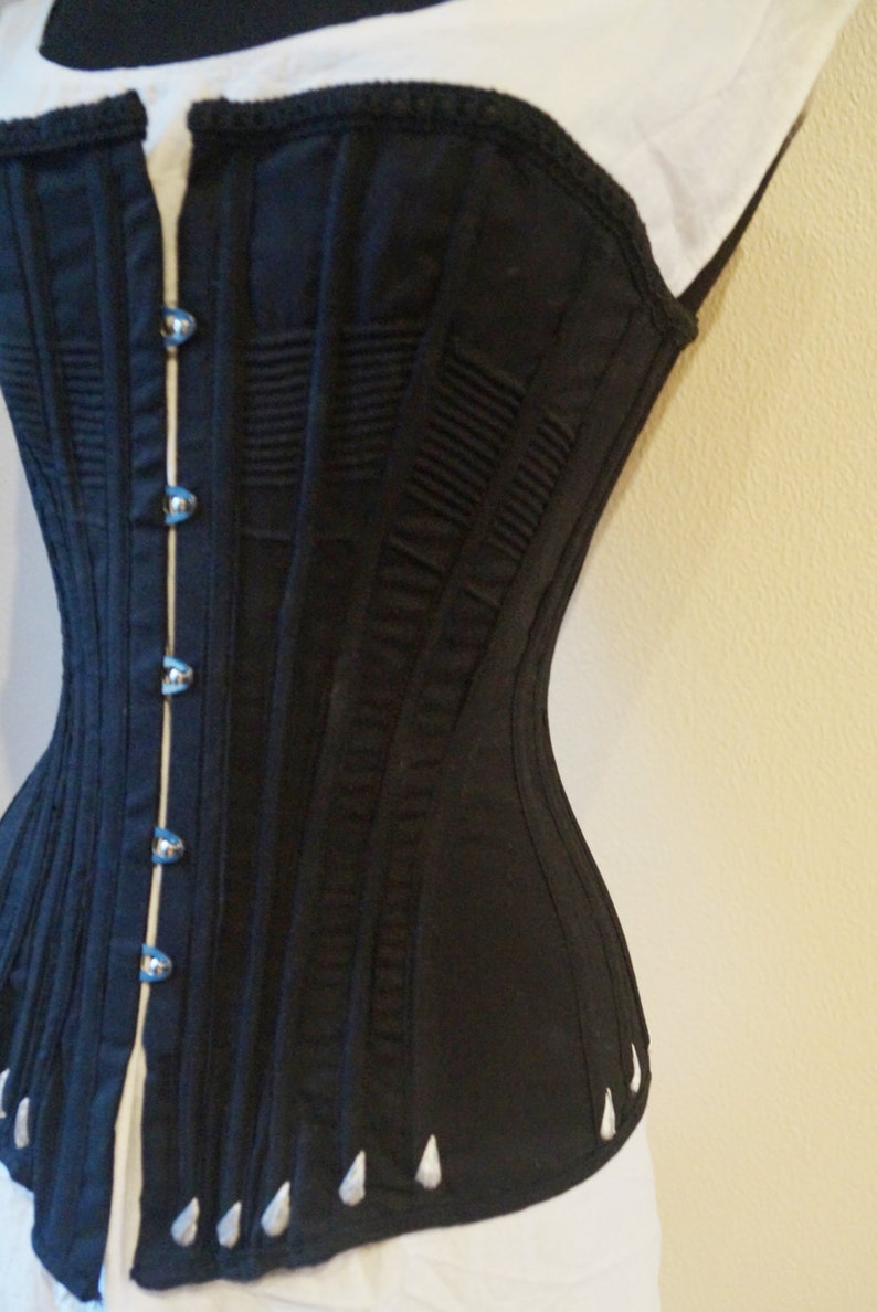 corsets for hourglass shape
