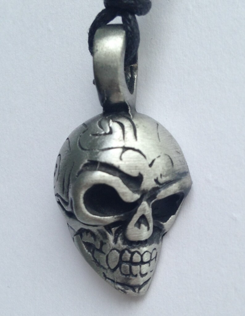 Skull pewter pendant with expandable necklace image 1