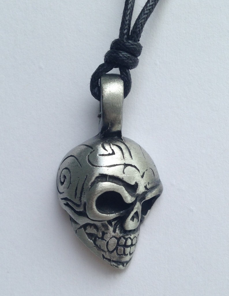 Skull pewter pendant with expandable necklace image 2
