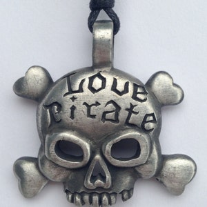 Pirate love skull pewter pendant with expandable necklace