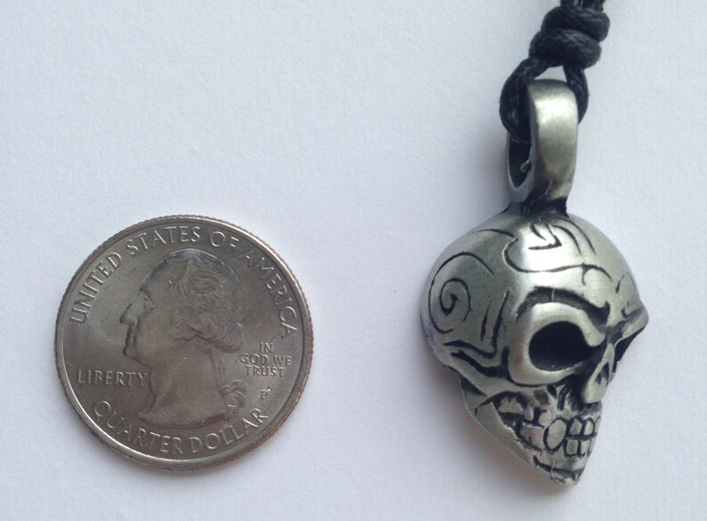 Skull pewter pendant with expandable necklace image 3