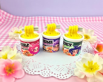 KDH Huntr/x Noodle Cups Clicker Keychain