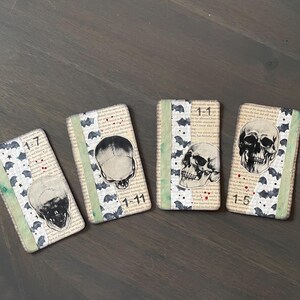 Set di 4 carte da diario con teschio gotico riciclato fatto a mano